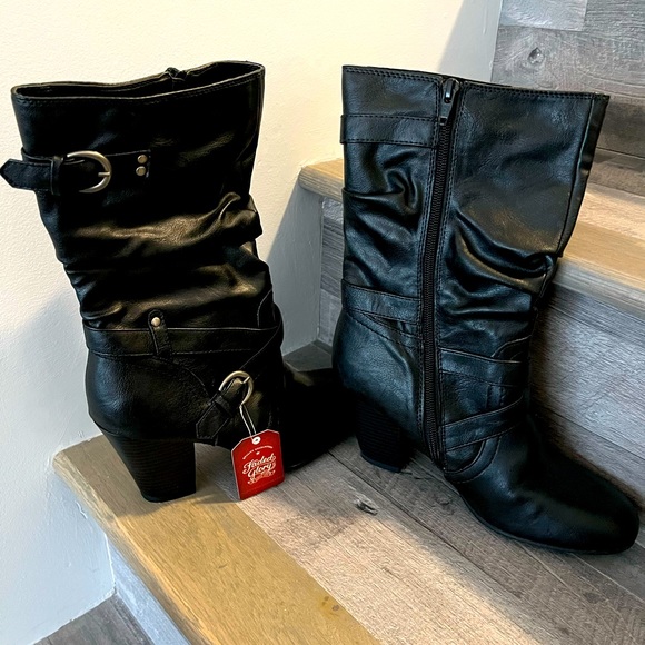 Black boots - Picture 1 of 1